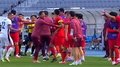 Cầu thủ Trung Quốc và Hong Kong suýt ‘tẩn’ nhau trong trận cầu do trọng tài Ngô Duy Lân điều khiển